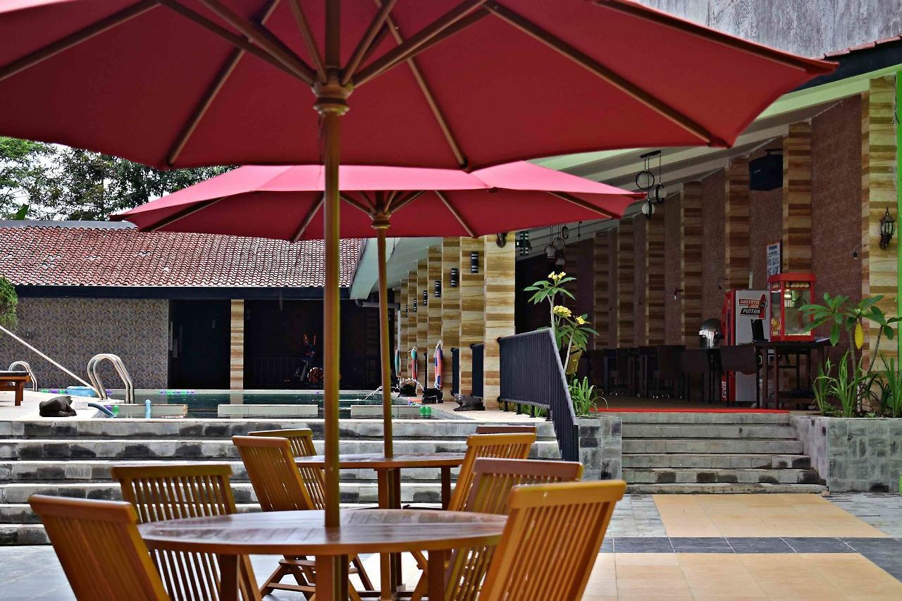 Meotel Purwokerto Exterior foto