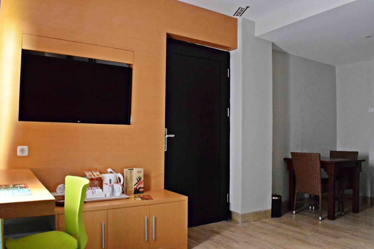 Meotel Purwokerto Exterior foto